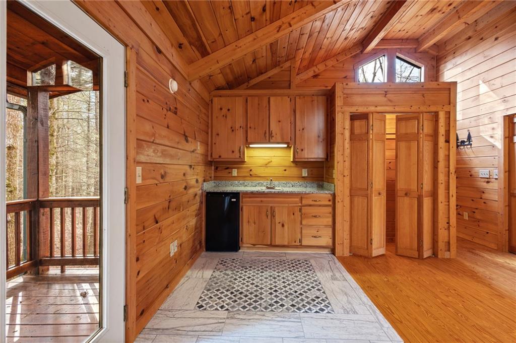 105 River Road Property Photo 40