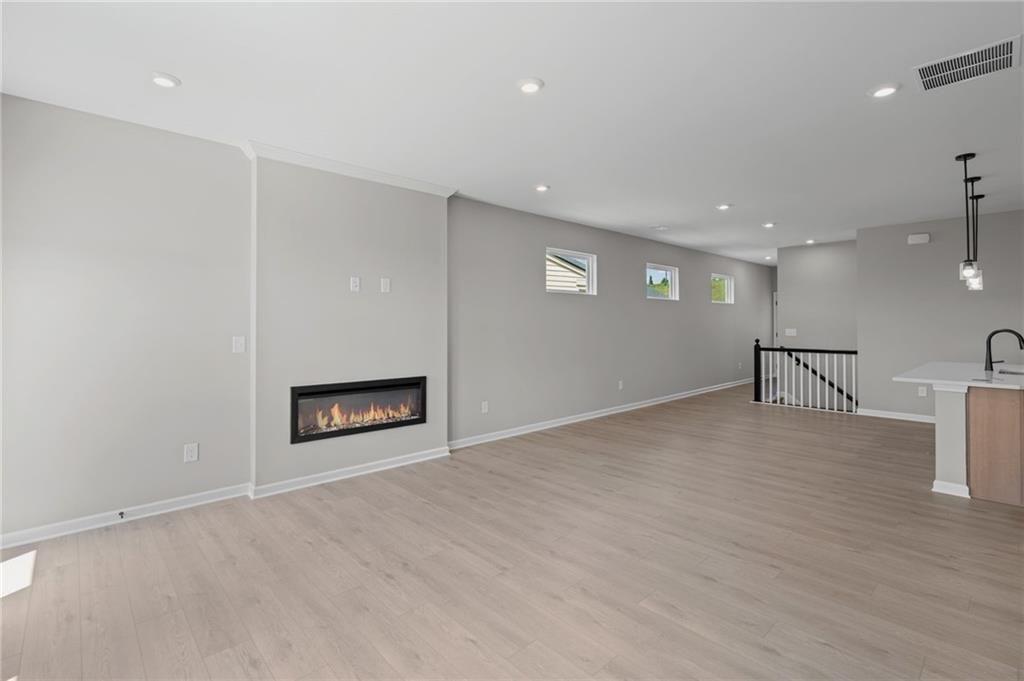 27 Village Drive Unit 27-b Property Photo 12