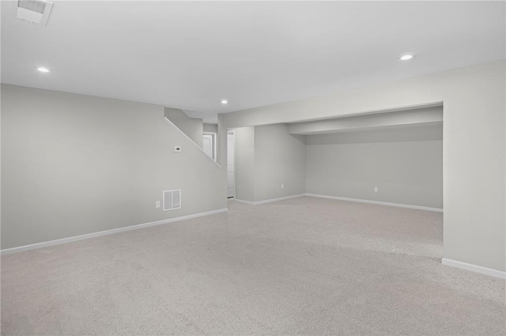 27 Village Drive Unit 27-b Property Photo 31