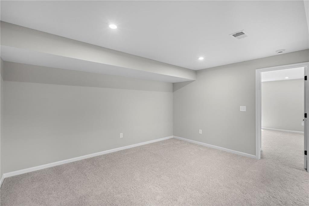 27 Village Drive Unit 27-b Property Photo 35