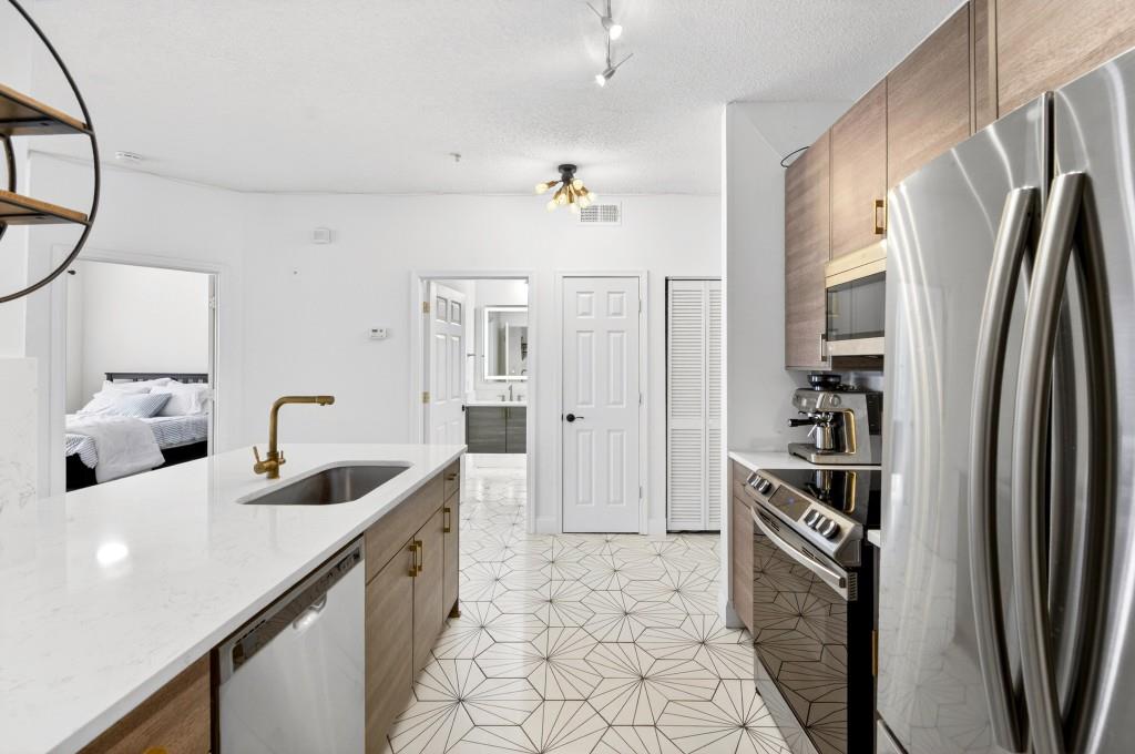 955 Juniper Street NE Unit 3028