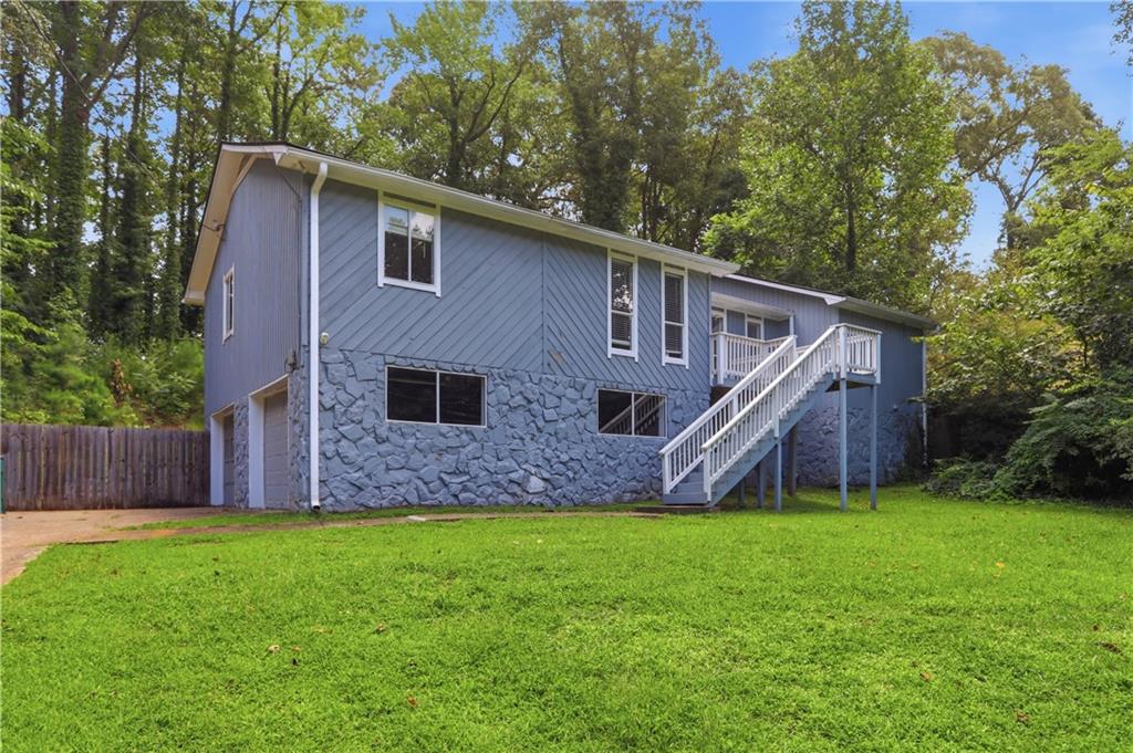 124 Creekview Drive Property Photo 7