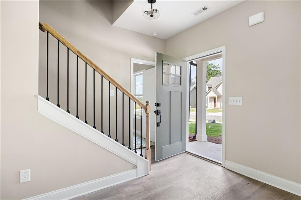 104 Winston Way Property Photo 14
