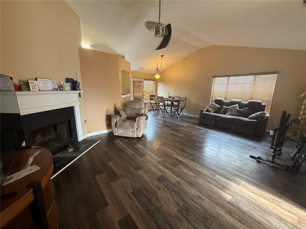 10600 Pine Forest Lane Property Photo 2
