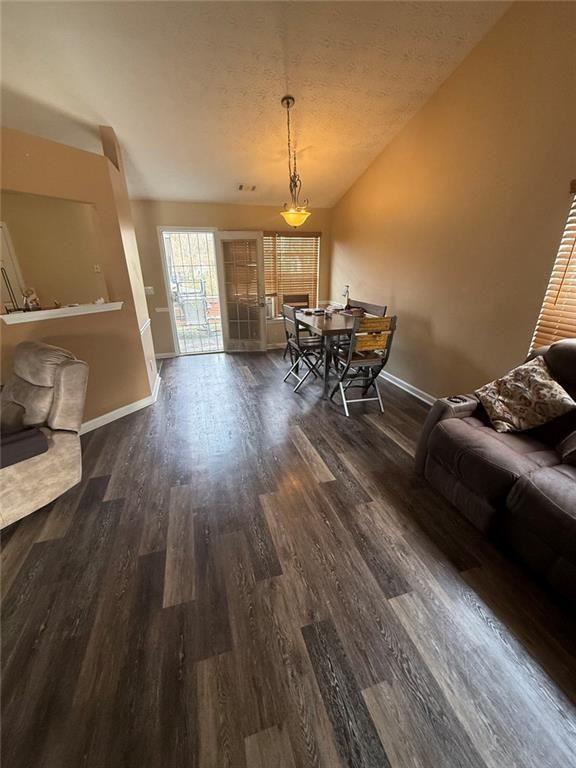 10600 Pine Forest Lane Property Photo 5