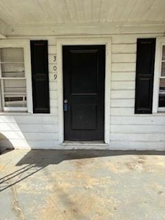 309 Crest Drive Property Photo 3