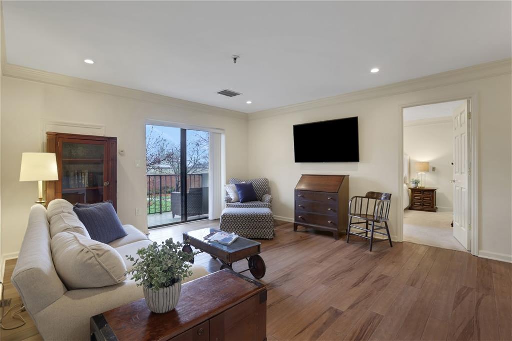 300 Johnson Ferry Road Ne Unit B206 Property Photo 1
