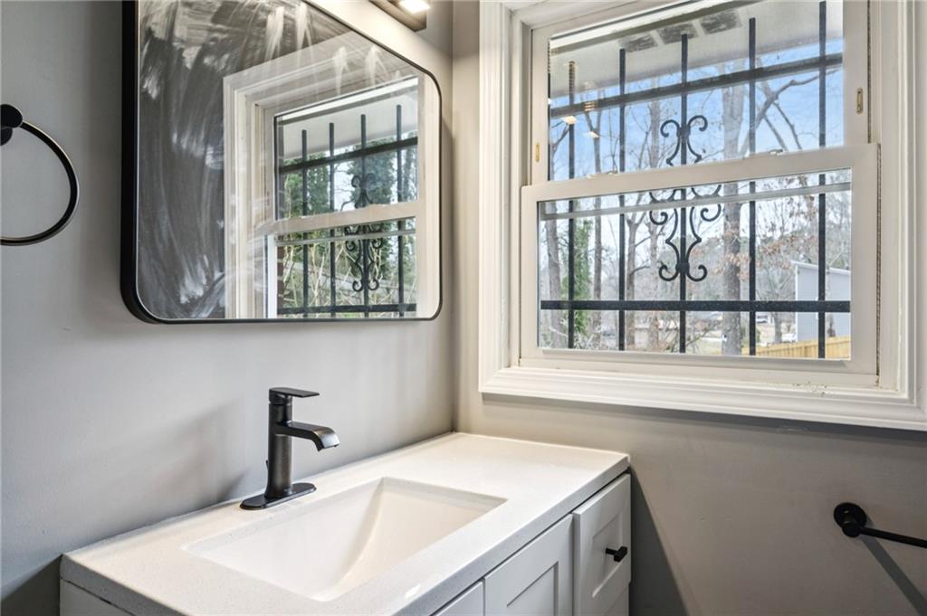 2052 Brannen Road Se Property Photo 12