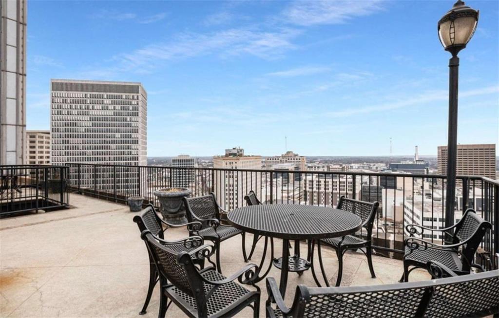 32 Peachtree Street Unit 1705 Property Photo 6