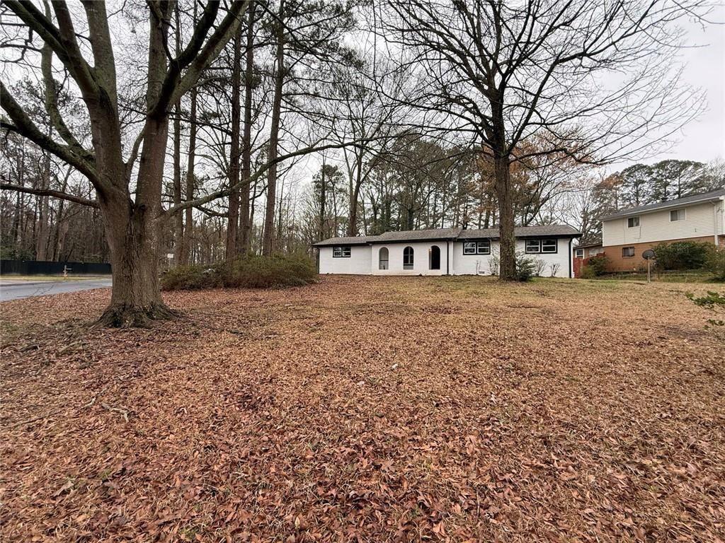 1055 Pinecrest Drive Property Photo 3