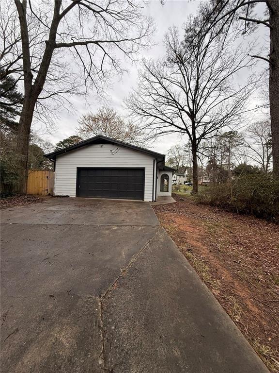 1055 Pinecrest Drive Property Photo 6