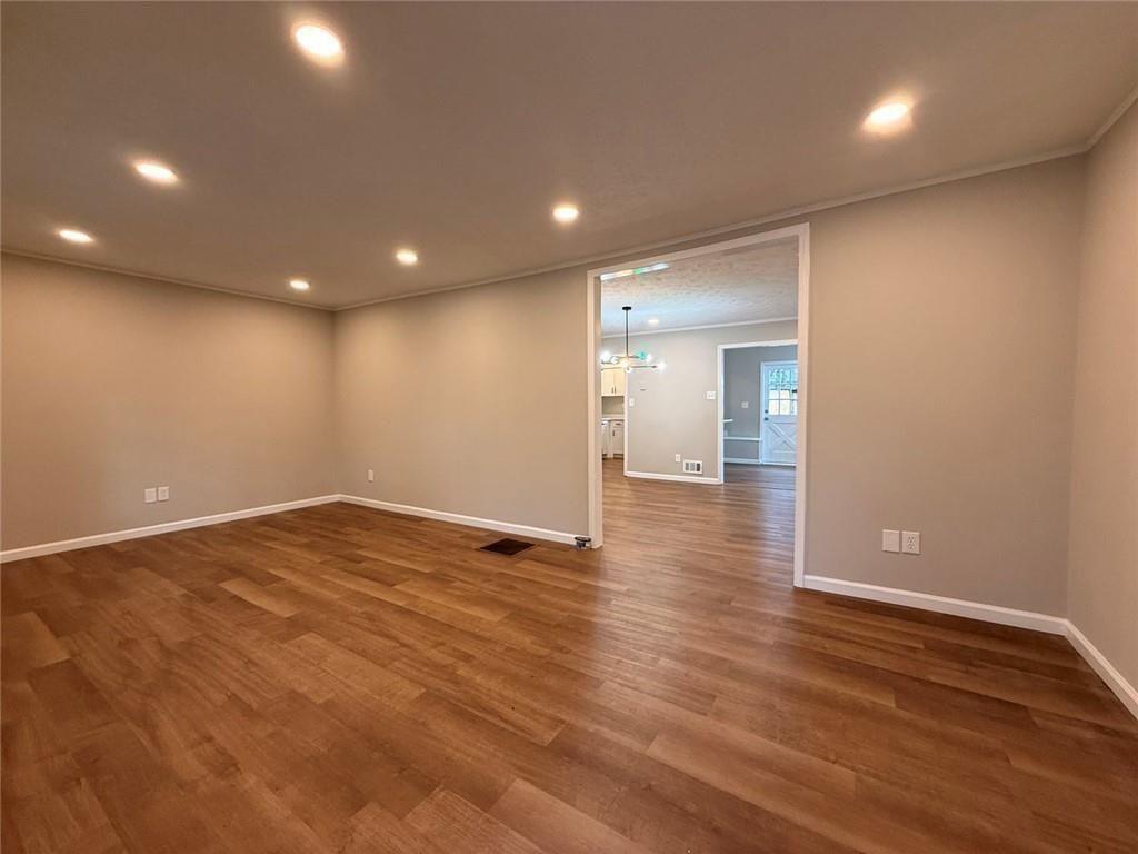 1055 Pinecrest Drive Property Photo 12
