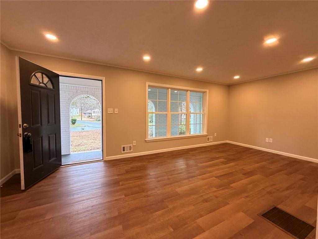 1055 Pinecrest Drive Property Photo 15