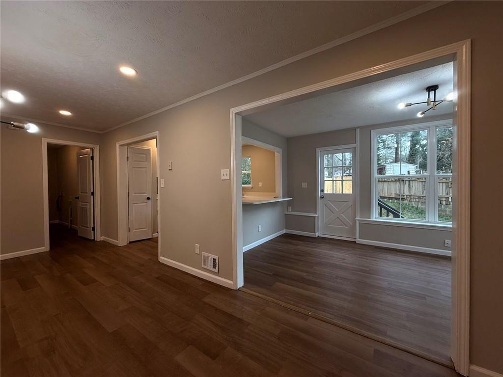 1055 Pinecrest Drive Property Photo 18