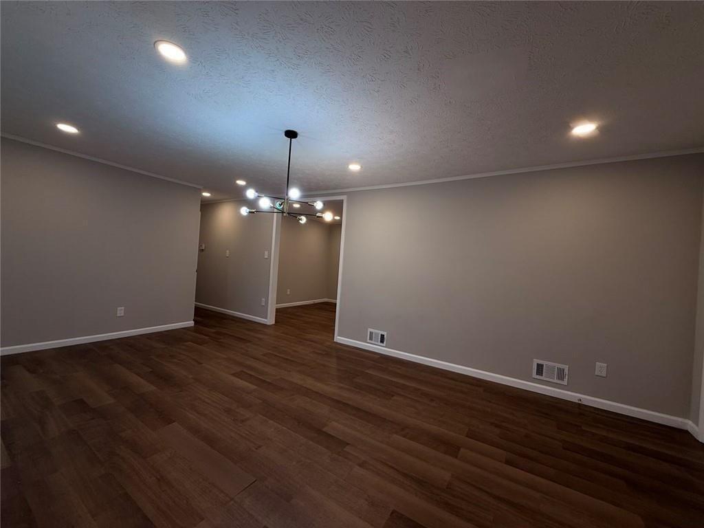 1055 Pinecrest Drive Property Photo 29