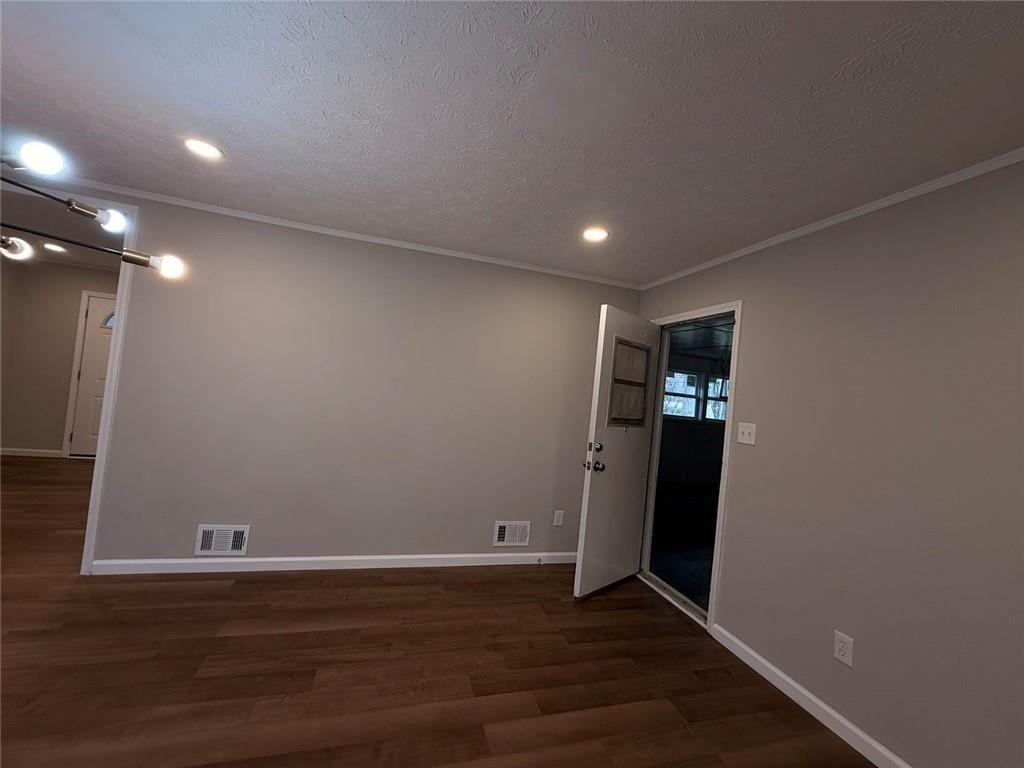 1055 Pinecrest Drive Property Photo 32