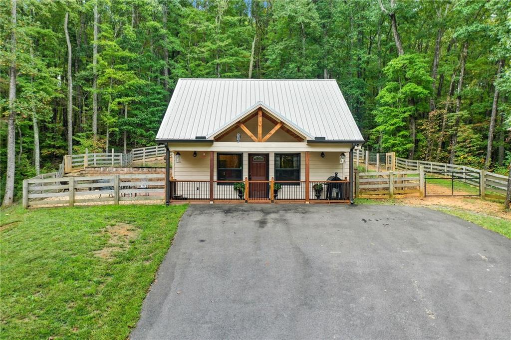 415 Woods Road Property Photo 1
