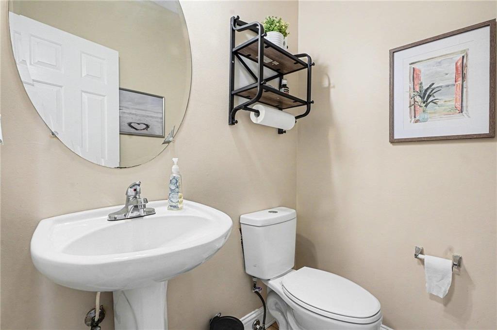 226 Long Drive Property Photo 4