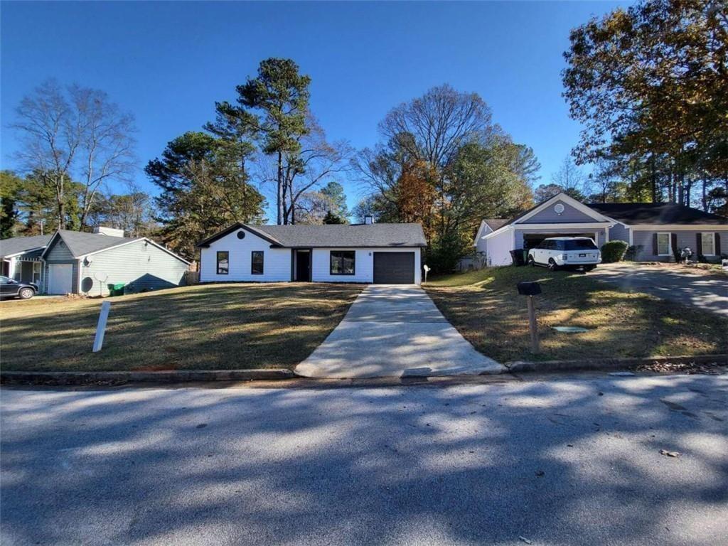 915 Fox Valley Court Property Photo 1