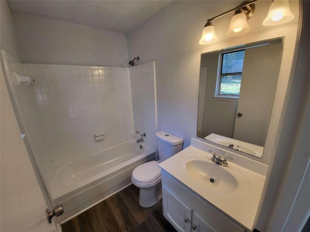 915 Fox Valley Court Property Photo 11