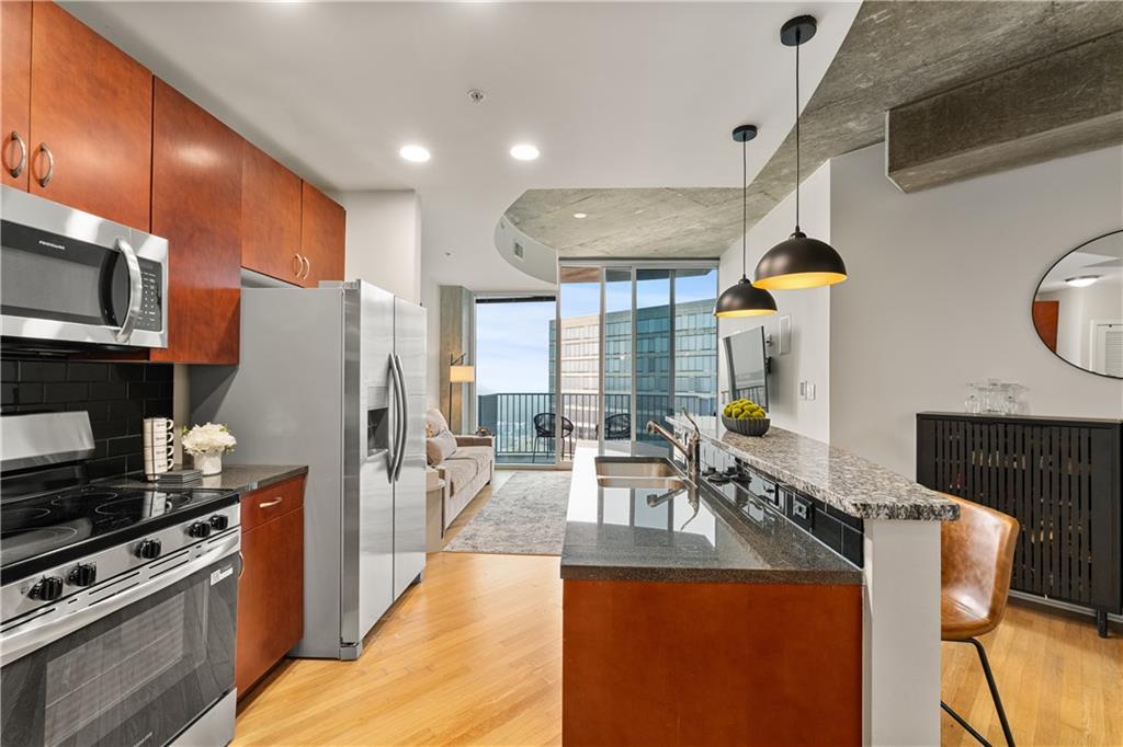 400 W Peachtree Street Unit 3214