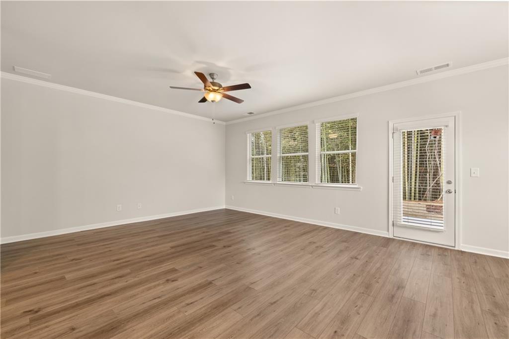 742 Ellis Spring Way Property Photo 8