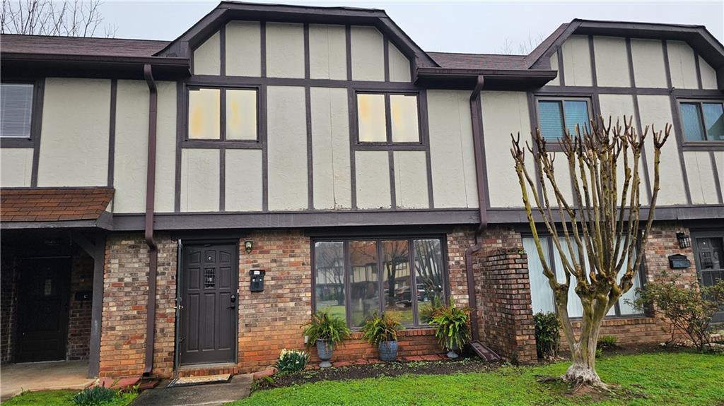 1807 Ashborough Circle Se Unit C Property Photo 1