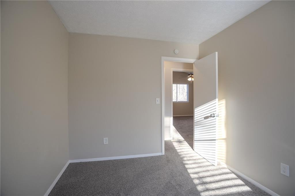 5449 Martins Crossing Road Property Photo 13