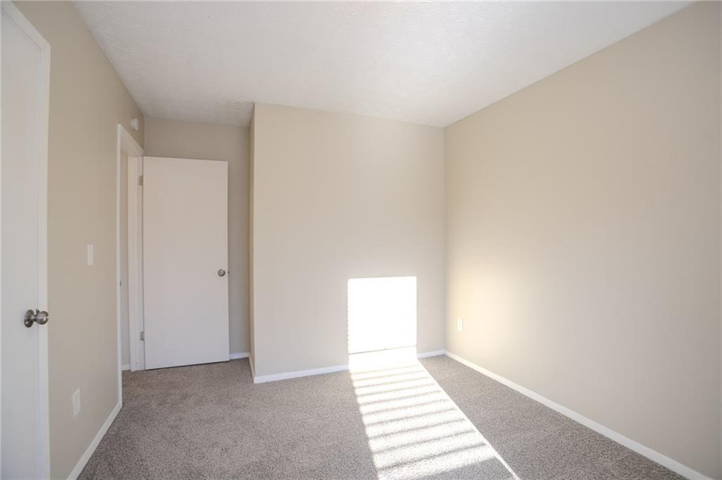 5449 Martins Crossing Road Property Photo 15