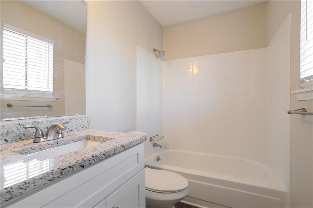 5449 Martins Crossing Road Property Photo 19