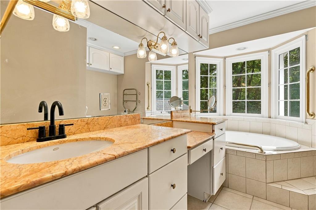 4 Windemere Lane Property Photo 38