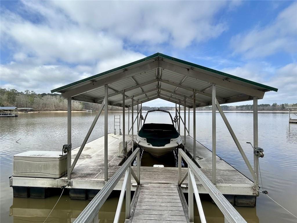 1075 Willow Way Property Photo 8