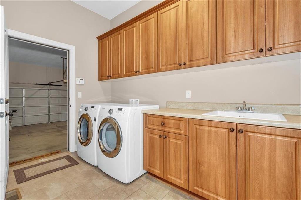 1075 Willow Way Property Photo 36