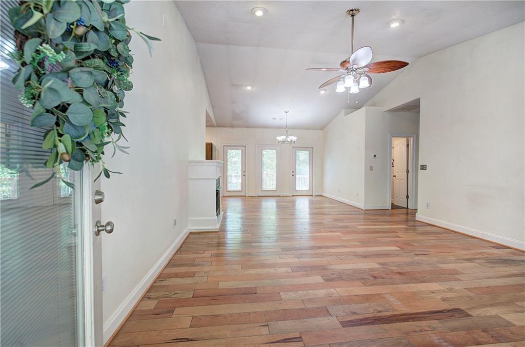 72 Willow Terrace Property Photo 4