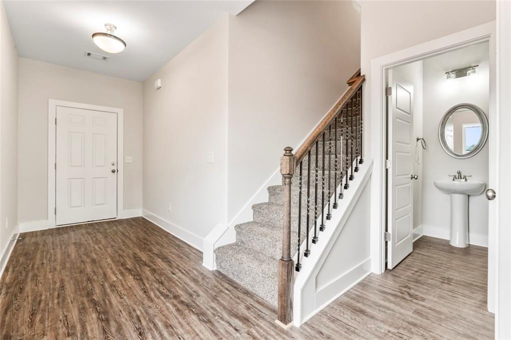 11201 Cornerstone Way Property Photo 4