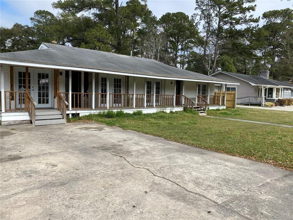 106 E Derenne Avenue