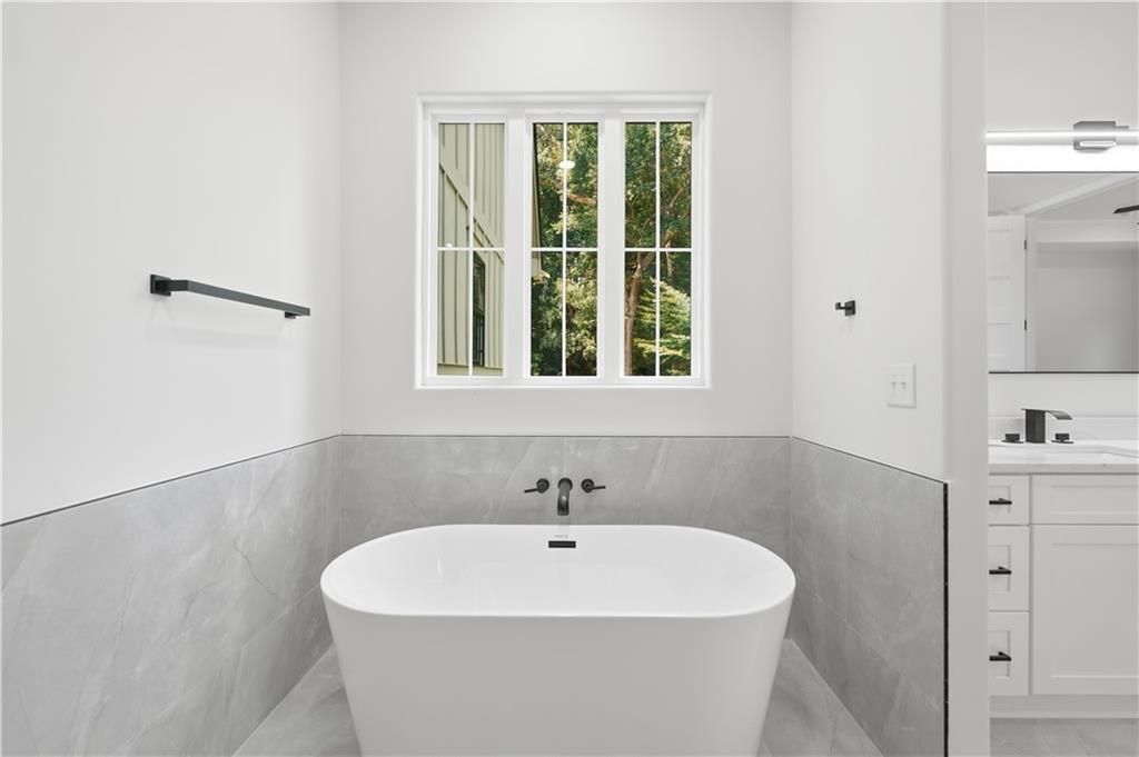 1652 Red Cedar Road Property Photo 32