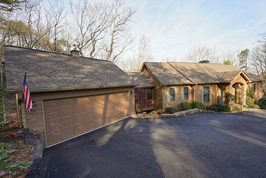 628 Cherokee Trail Property Photo 3
