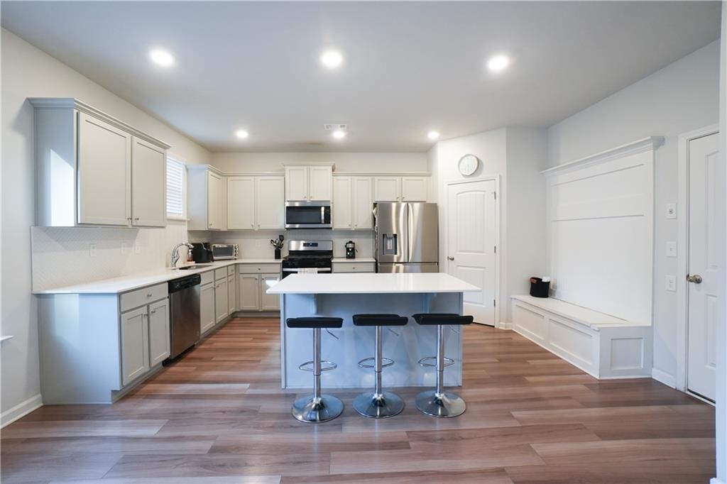 2837 Malton Way Property Photo 8