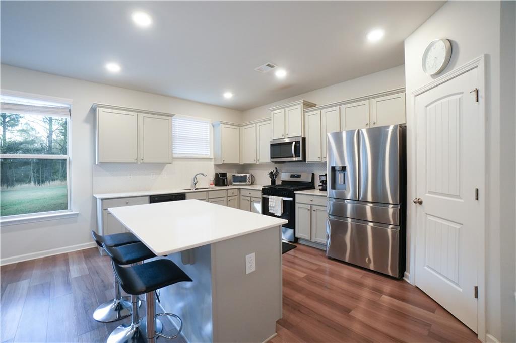 2837 Malton Way Property Photo 10