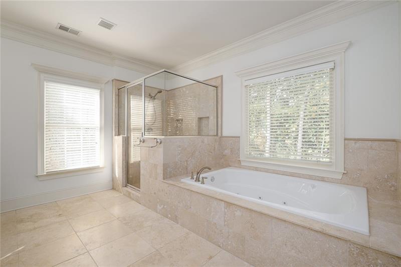 1106 Devine Circle Ne Property Photo 32