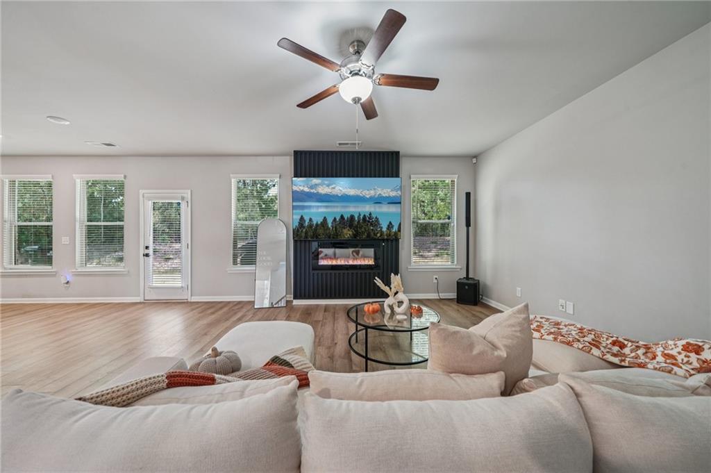 120 Cabin Way Property Photo 6