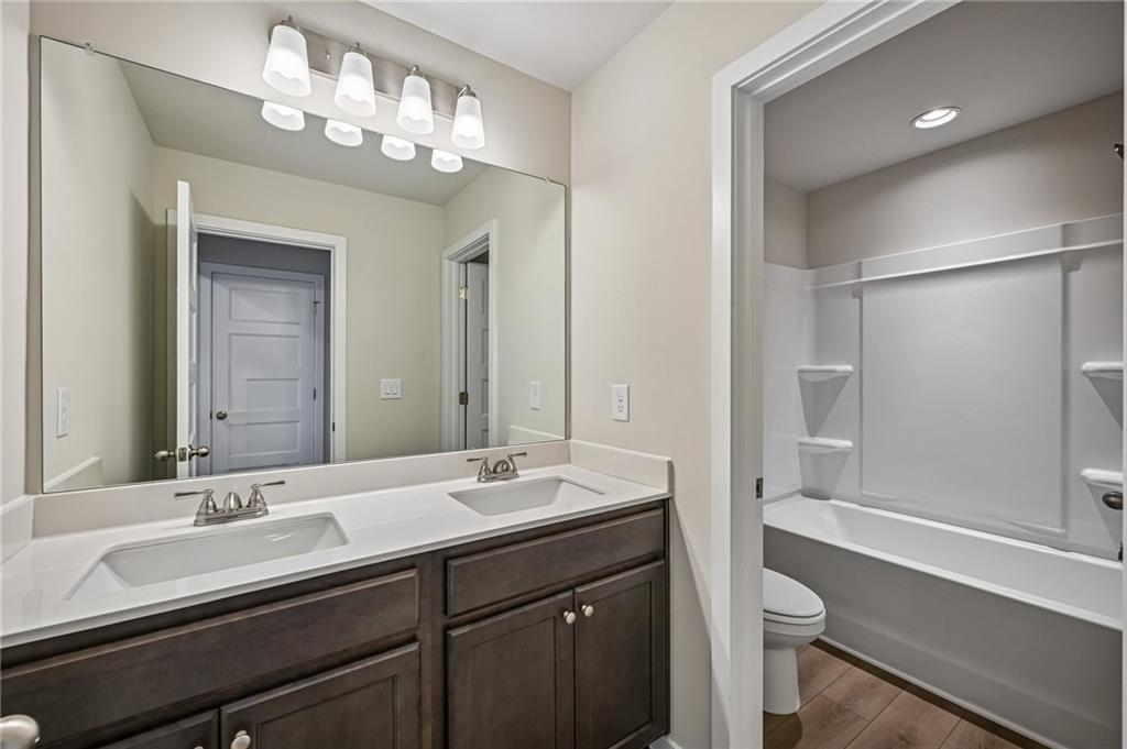 220 Fowler Farms Drive Property Photo 33