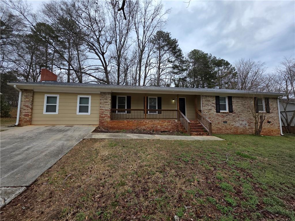 724 Country Club Drive Property Photo 1