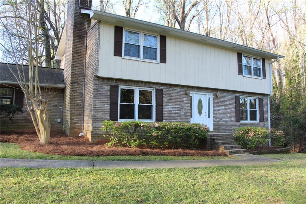 620 Oakstone Way Property Photo 1