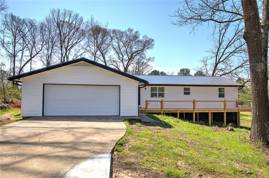 516 Baxter Road Property Photo 2