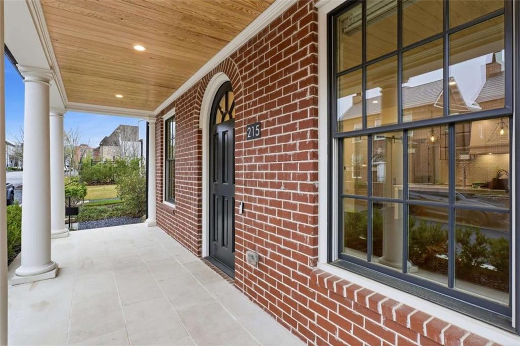 215 3rd Street Property Photo 4