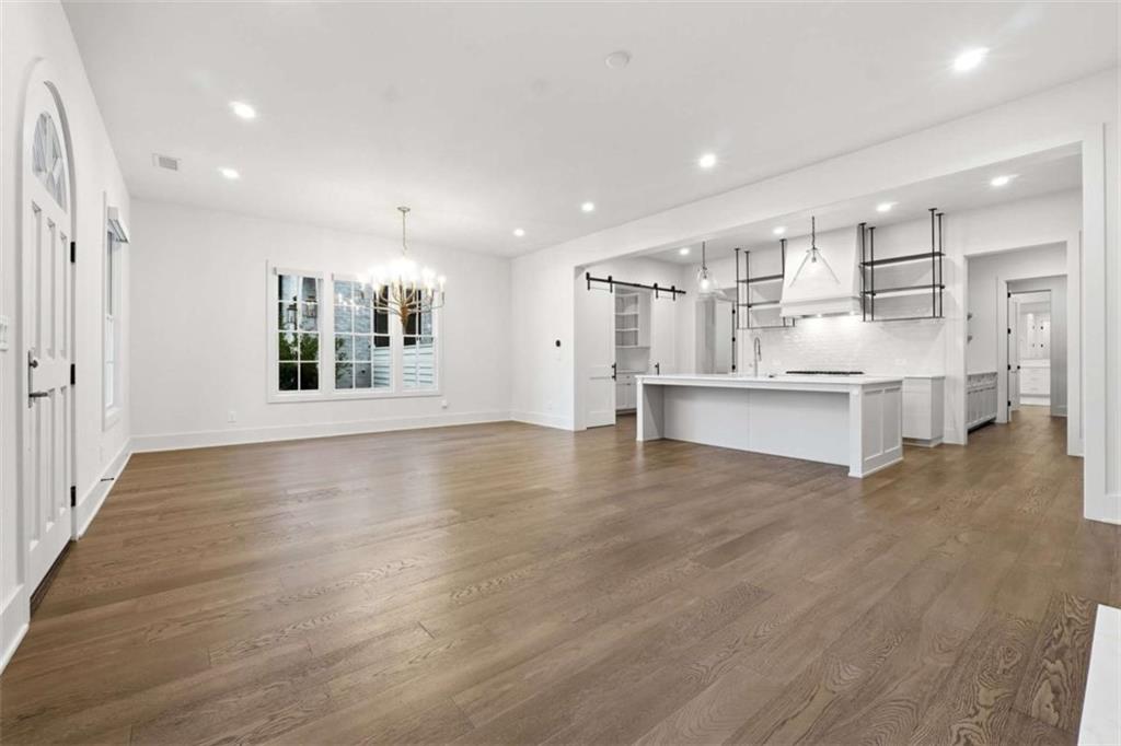 215 3rd Street Property Photo 5
