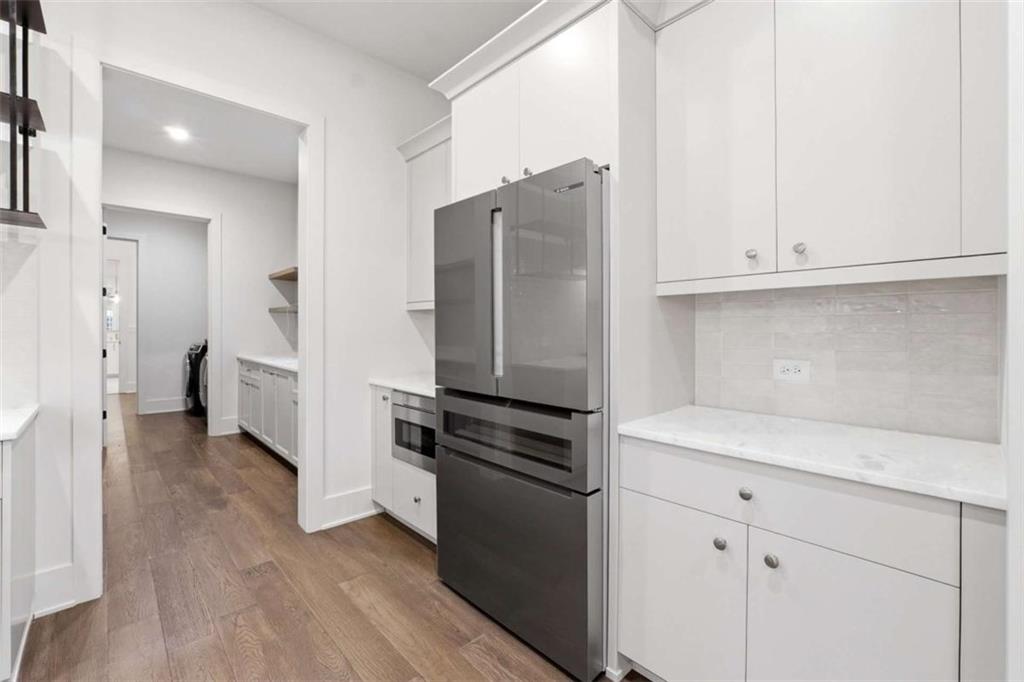 215 3rd Street Property Photo 11