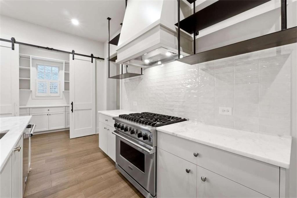 215 3rd Street Property Photo 12